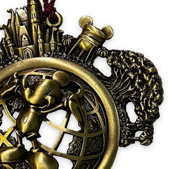 2001 Walt Disney World Christmas Ornament Brass Look Metal Mickey Mouse HTF - Picture 3 of 8